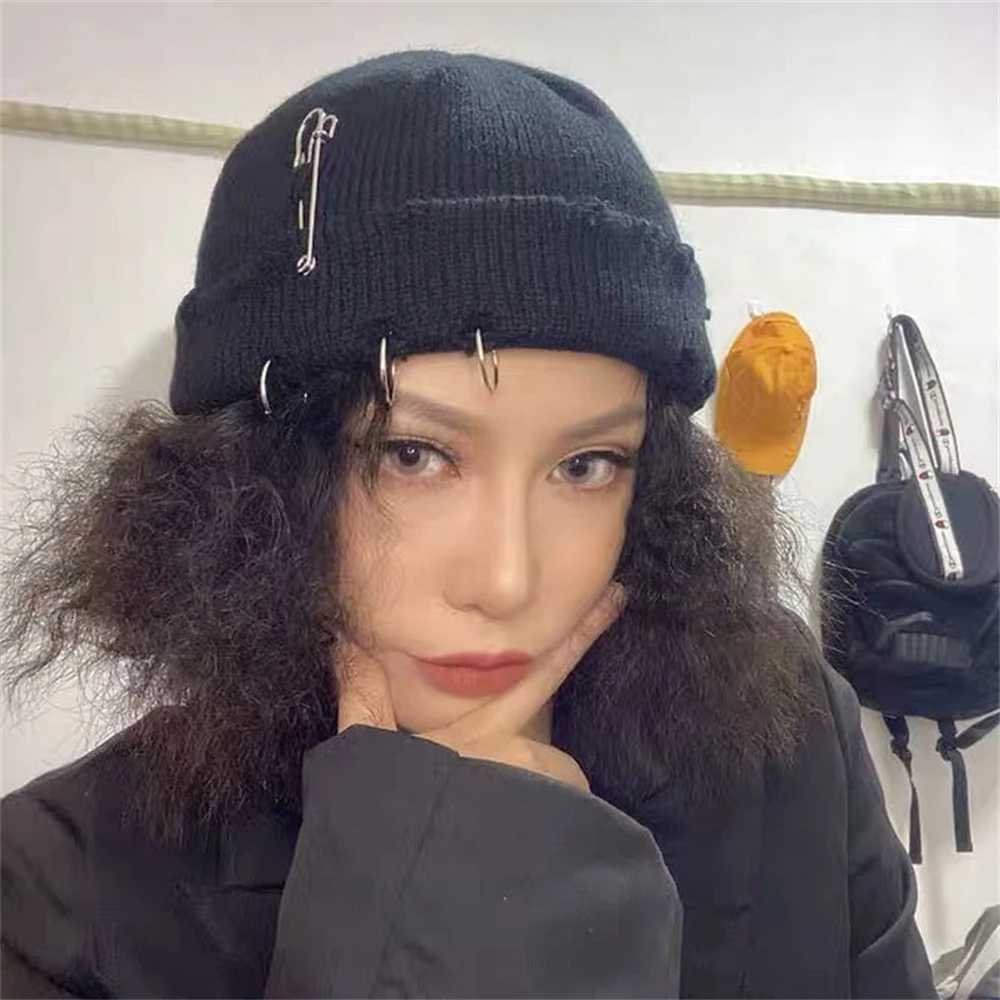 Hat for Women Autumn and Winter Ring Pin Street HipHop Woolen Hats with Holes Edging Knit C Mens Tren Coldproof BeaniesXJ250910