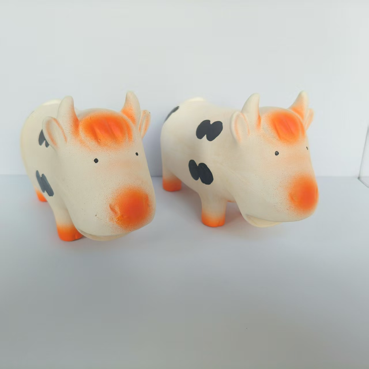 Latex Interactive Cow Dog Toys with Birght Color for Dogs Mental and Dental Health Soft Chewy Pet Toys For Medium Dogs Toy 2pcs/Pack