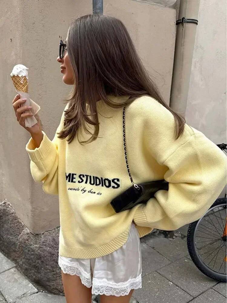 Women Yellow Letter Print Knitted Pullover Elegant O-neck Long Sleeve Loose Short Sweater 2025 Autumn Lady Daily Street Knitwear dongdumaoyi