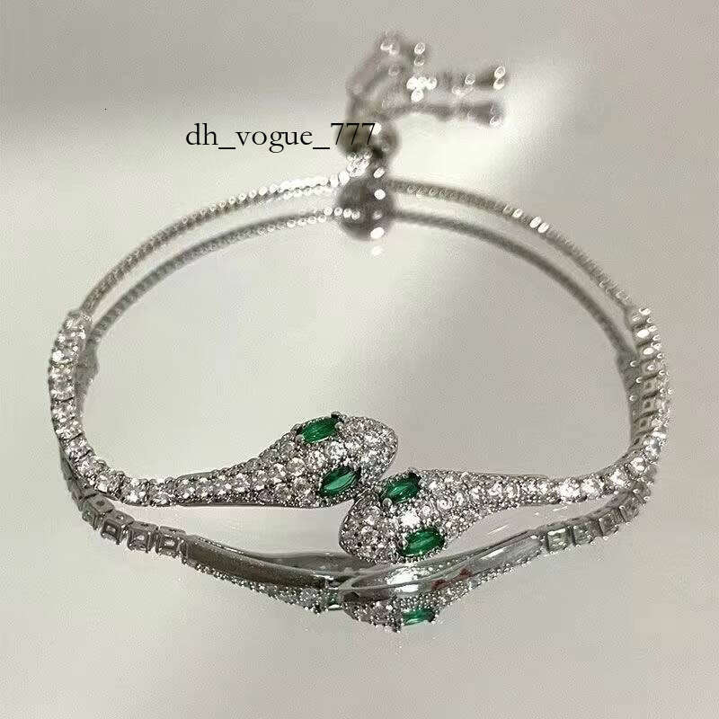 High Quality Icy Blue Sier/Brass Moissanite Serpent Bracelet with Pull-on Design Exuding and Sophistication