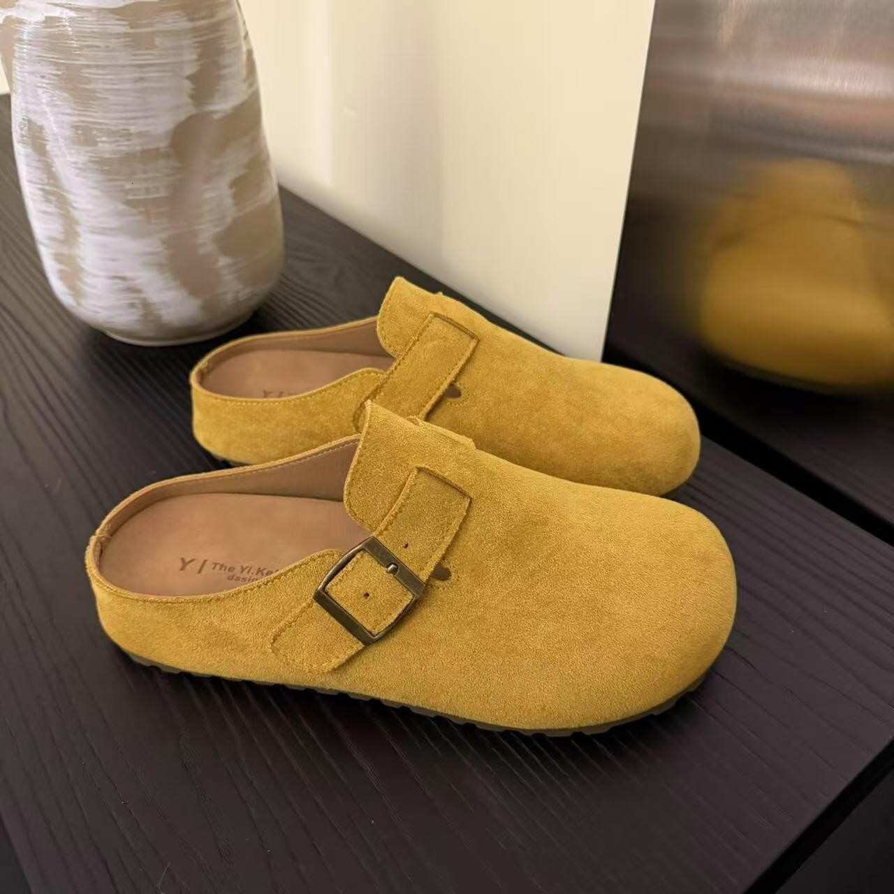 Autumn New Designer Women's Shoes Cute Style New Retro Lazy Thick Bottom Closed Toe Half Slippers Soft Bottom Soft Leather Low Top Slippers