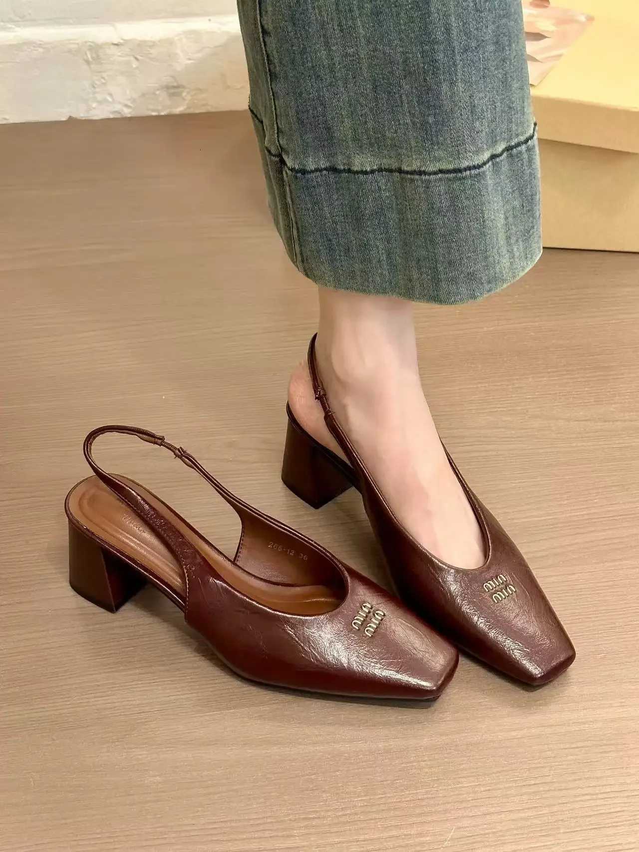 Luxury Designer Fashionable Elegant Versatile Womens Sandals New Summer Style Patent Leather Mary Jane Shoes Shallow High Heel W250910