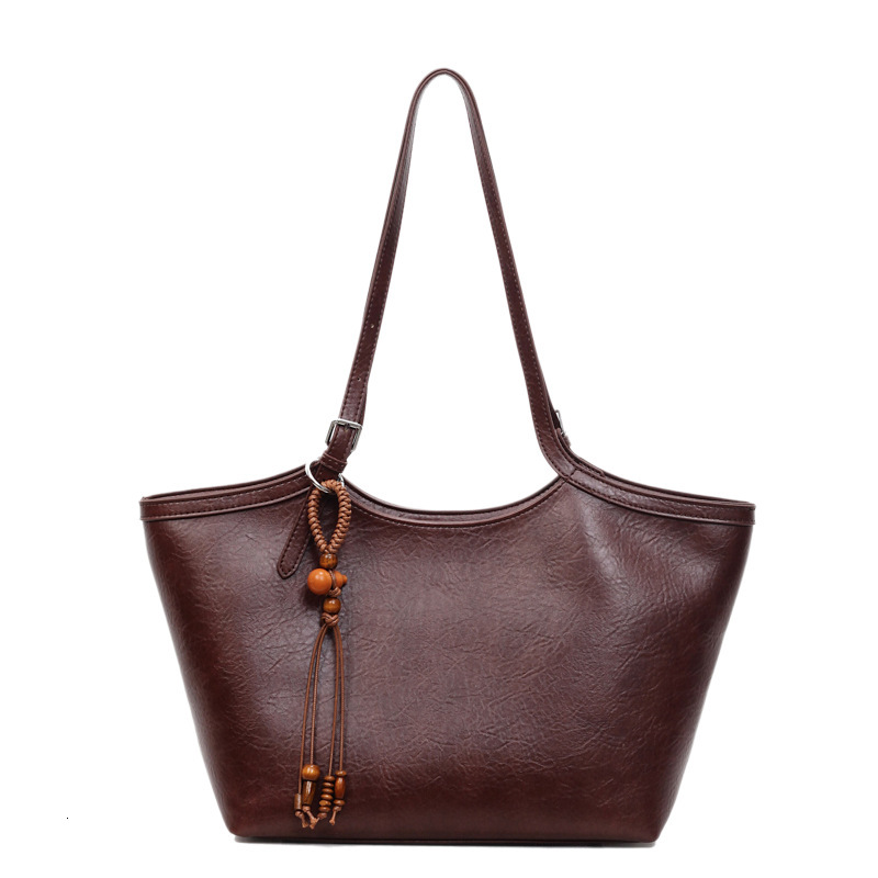 Free shipping designer Vintage Large Capacity Tote Bag for Women Commuter Bag Shoulder Bag Fashionable Trendy Crossbody Bag High-End Underarm Bag