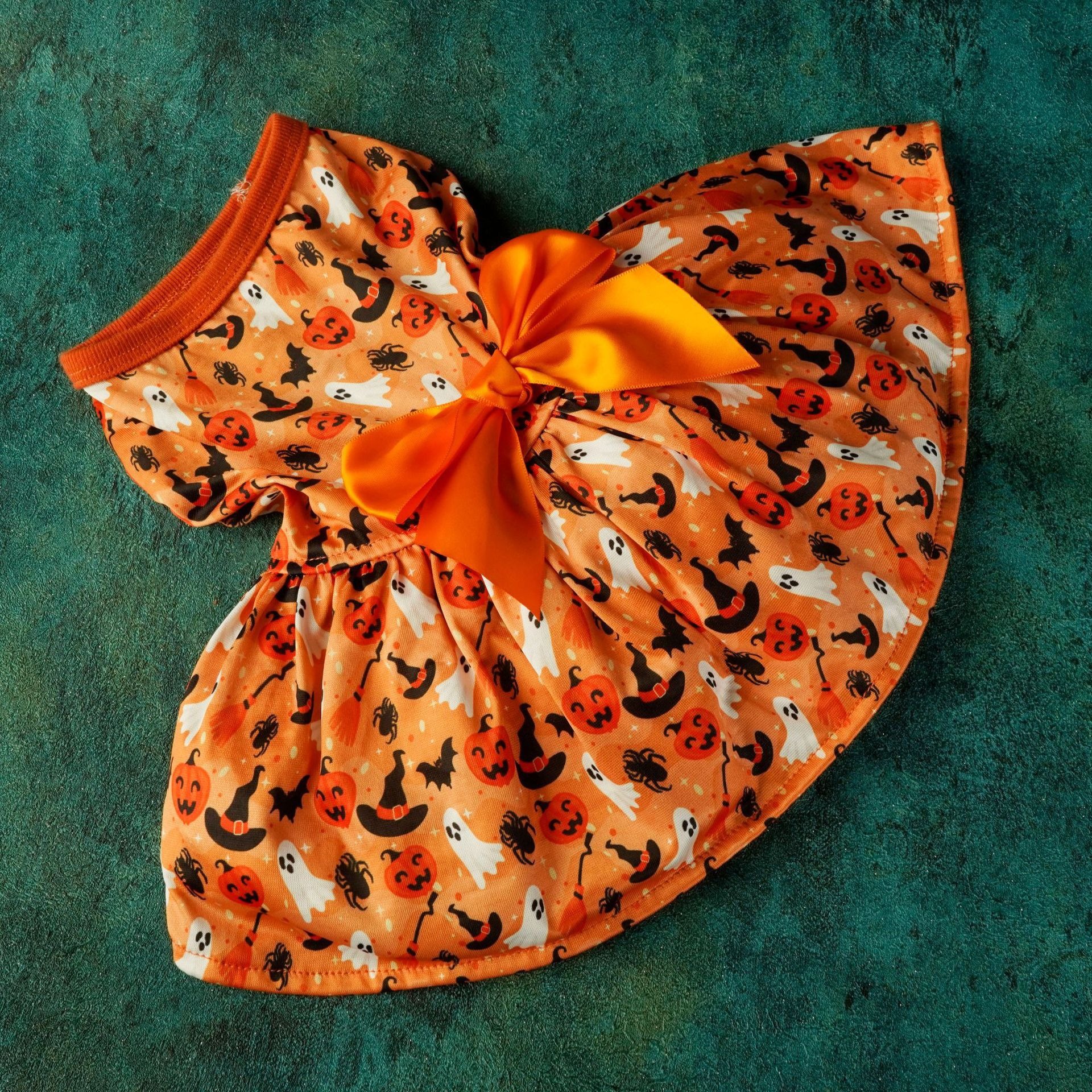Halloween Dog Dress, Cotton Pet Apparel with Pumpkin Ghost Bat Spider Print & Big Orange Bowknot, for Dogs 2-14kg, Perfect for Halloween Parties, Tric