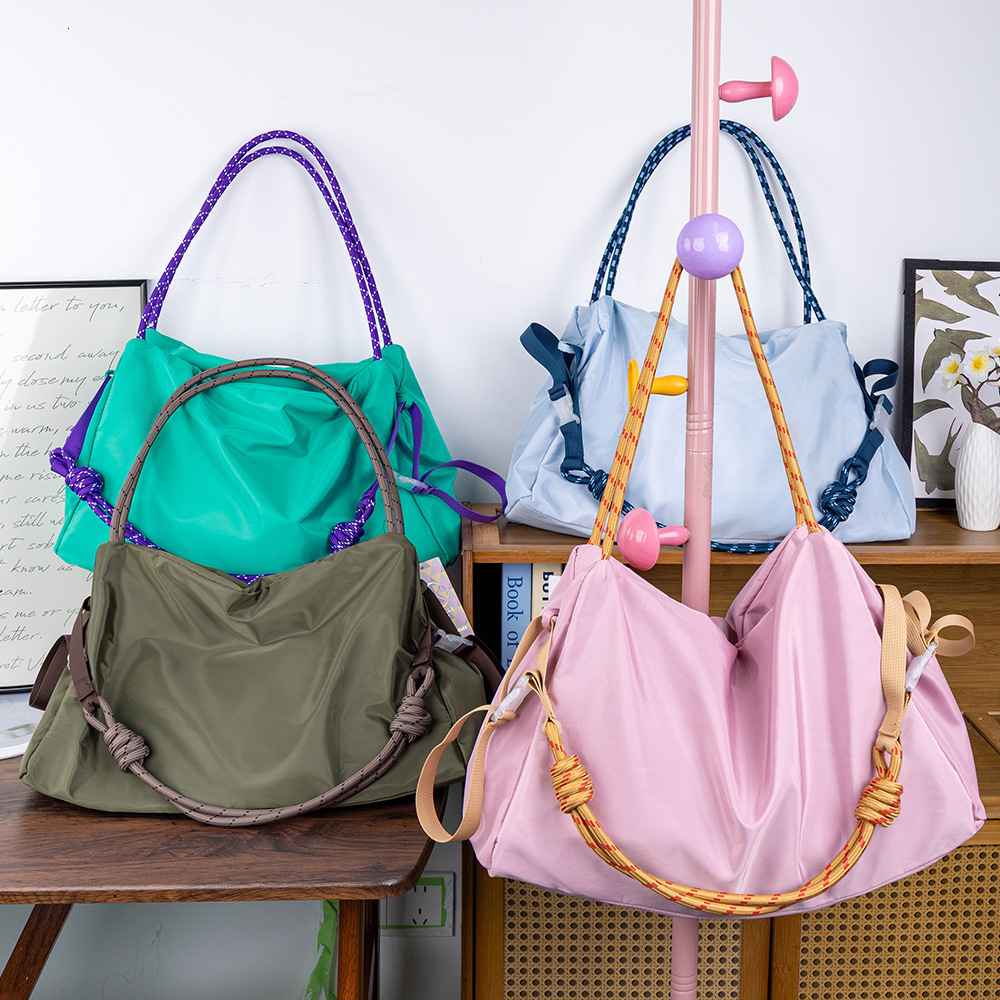 2025 Designer's New Fashionable Single Shoulder Crossbody Bag