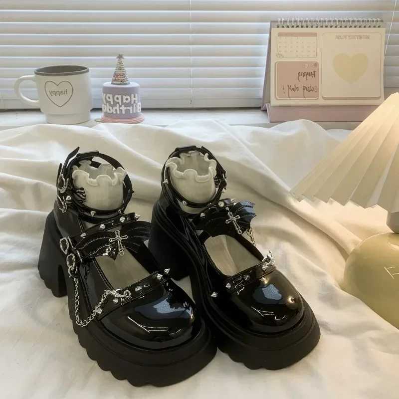 Mary Jane Shoes Female 2025 Fashion Buckle Strap Womens High Heels Fashion Chain Shoes Women Casual Round Toe Platform Heels W250910