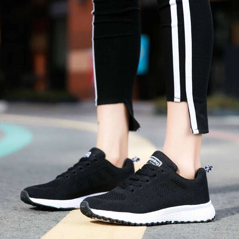 Women's sports shoes breathable new fashionable flat shoes outdoor women's vulcanized shoes mesh cloth lace up women's shoes