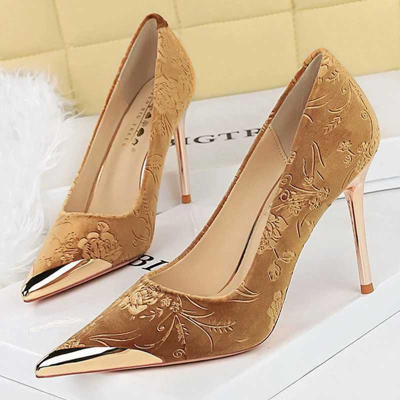 BIGTREE Shoes women 9 cm 4 cm Heels Flower embossing Women Pumps Metal pointed tip High Heels Stilettos Elegant banquet shoes W250910
