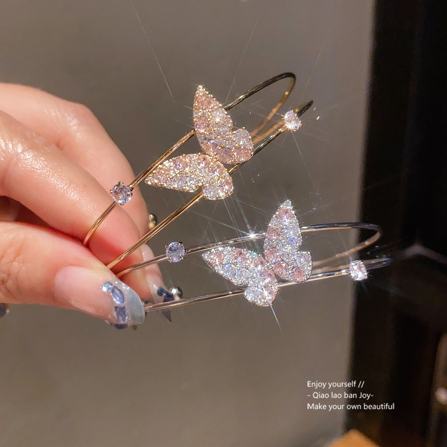 Gold-Tone Double-Layer Open Bangle With Crystal-Encrusted Butterfly Accent & Tiny Crystal Details, Sweet Sparkly Style, Ideal For Elevating Feminine D