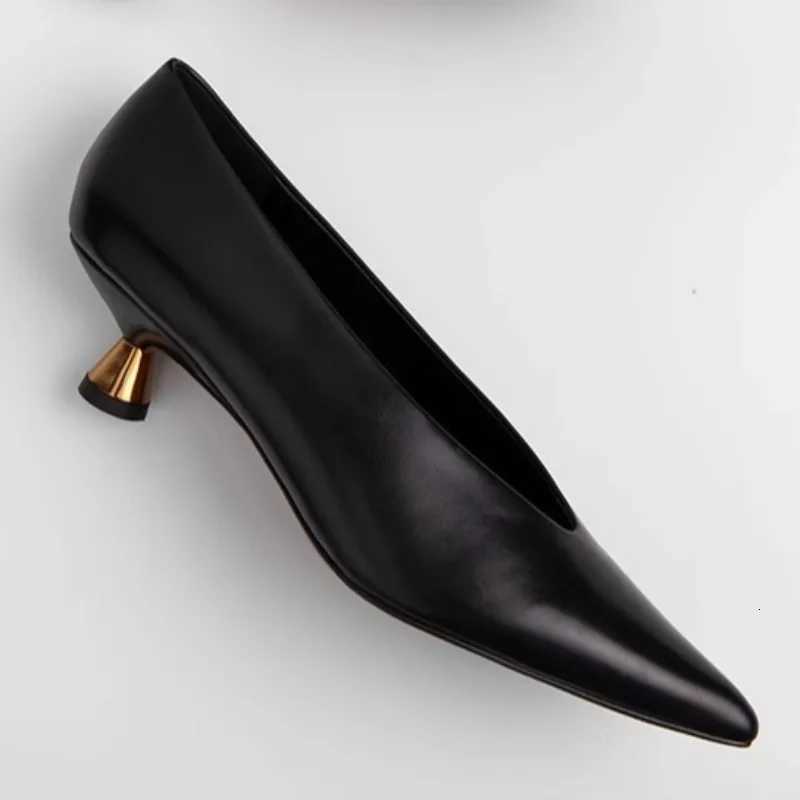 Stiletto Heels Spring New Pointed Toe Shallow Mouth Kitten Heel Patent Leather Low Heel Professional Single Shoes W250910