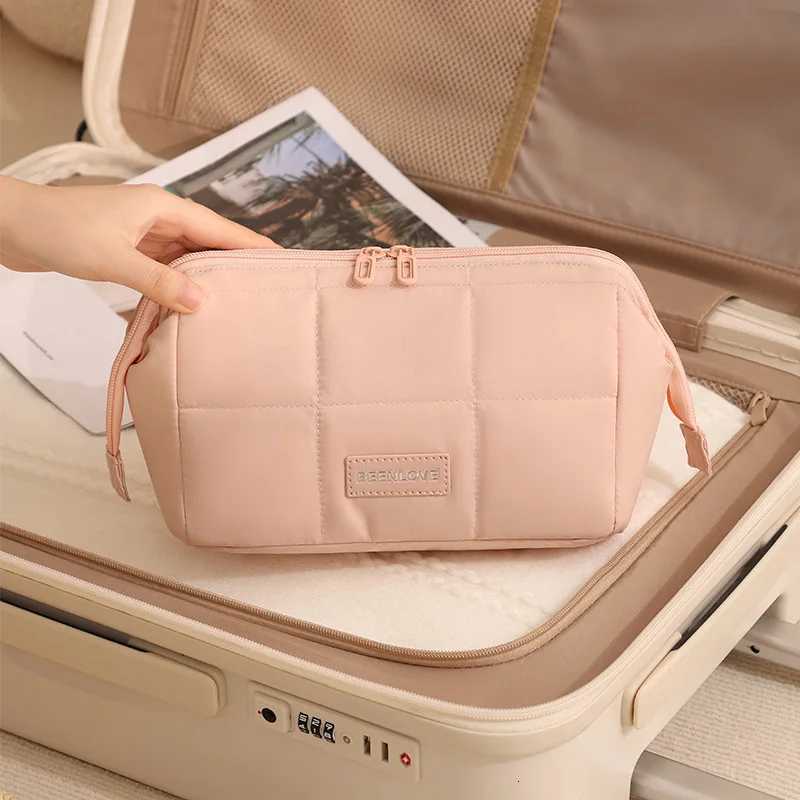 Travel Portable Cosmetics Storage Bag Makeup Organizer Multifunctional Toiletries Handbag Maquillage Cosmetics Organizer BagsXJ250910