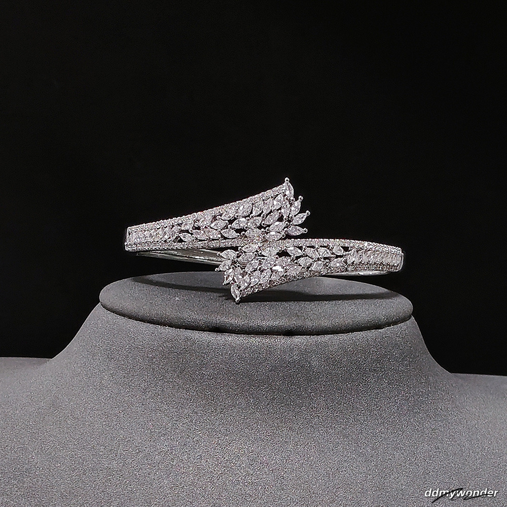2024 Choucong Top Sell Open Bangle Jewelry Sterling Sier Fill Marquise Cut 5A Cubic Zircon Party Women Wedding Cross Bracelet Gift