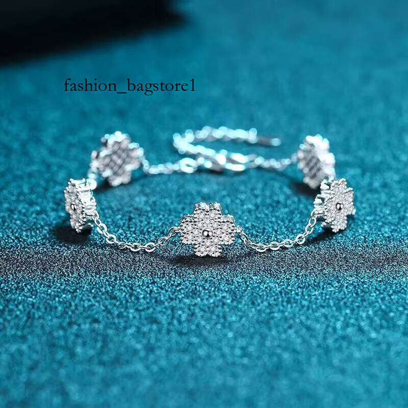 Fine Jewelry Fancy Four Leaf Clover Micro Inlaid Moissanite S Sterling Sier Bracelets for Women
