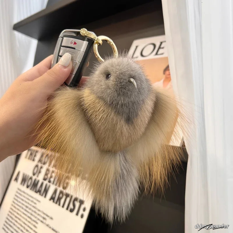 Hip Hop Mink Keychain Mens Announcement Bird Pendant Keybag Key Decoration Leather Toy Pom Trinket Gift Women 250409 ddmywonder ddmywonder ddmywonder