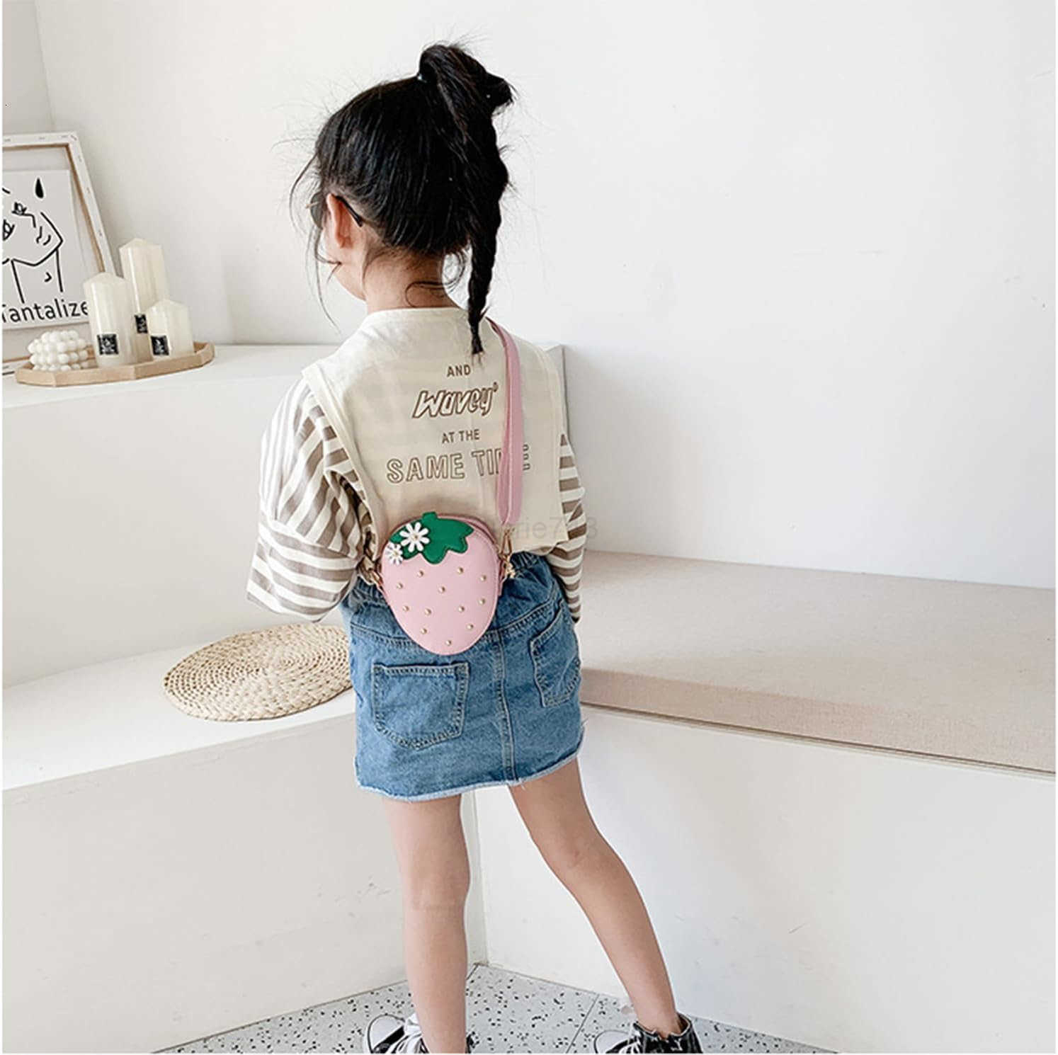 Mini Crossbody Shoulder Bag for Little girls StrAWberry Shape Purse with Rivets girls Cute Coin Purse Wallet Handbag RedZ250910