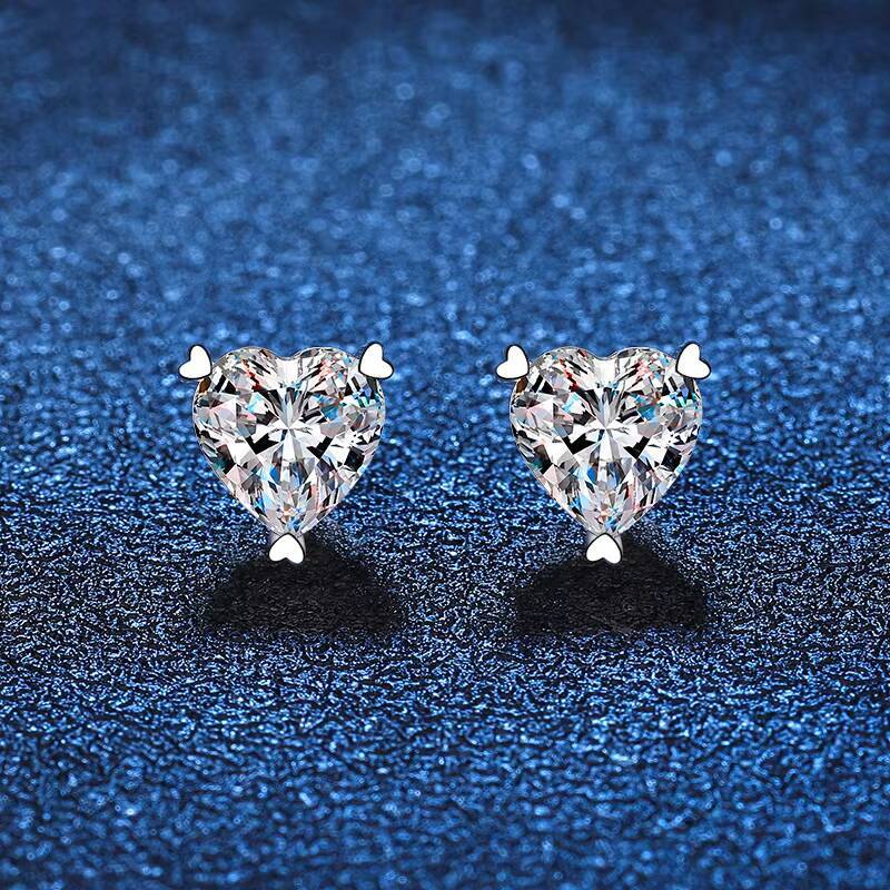 Wholesale Trendy 05ct 1ct Moissanite Heart Earrings Stud 925 Sterling Silver Moissanite Jewelry Moissanite Stud EarringS