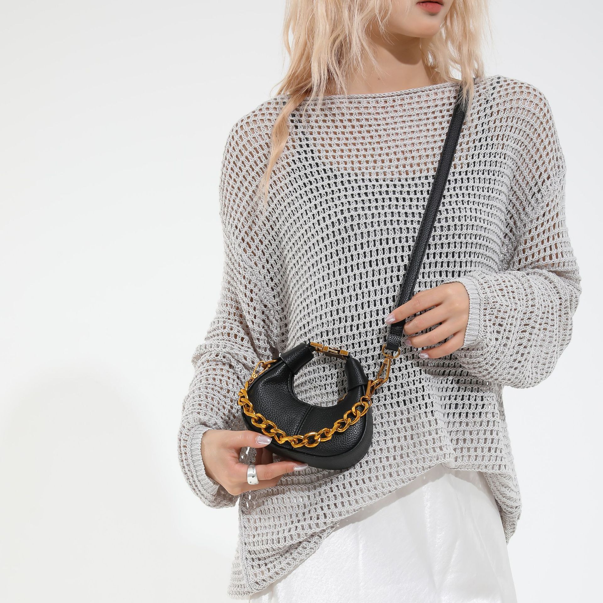 2025 autumn new handbag niche design, light luxury trend style, versatile Korean women's single shoulder dumpling bag designer bag