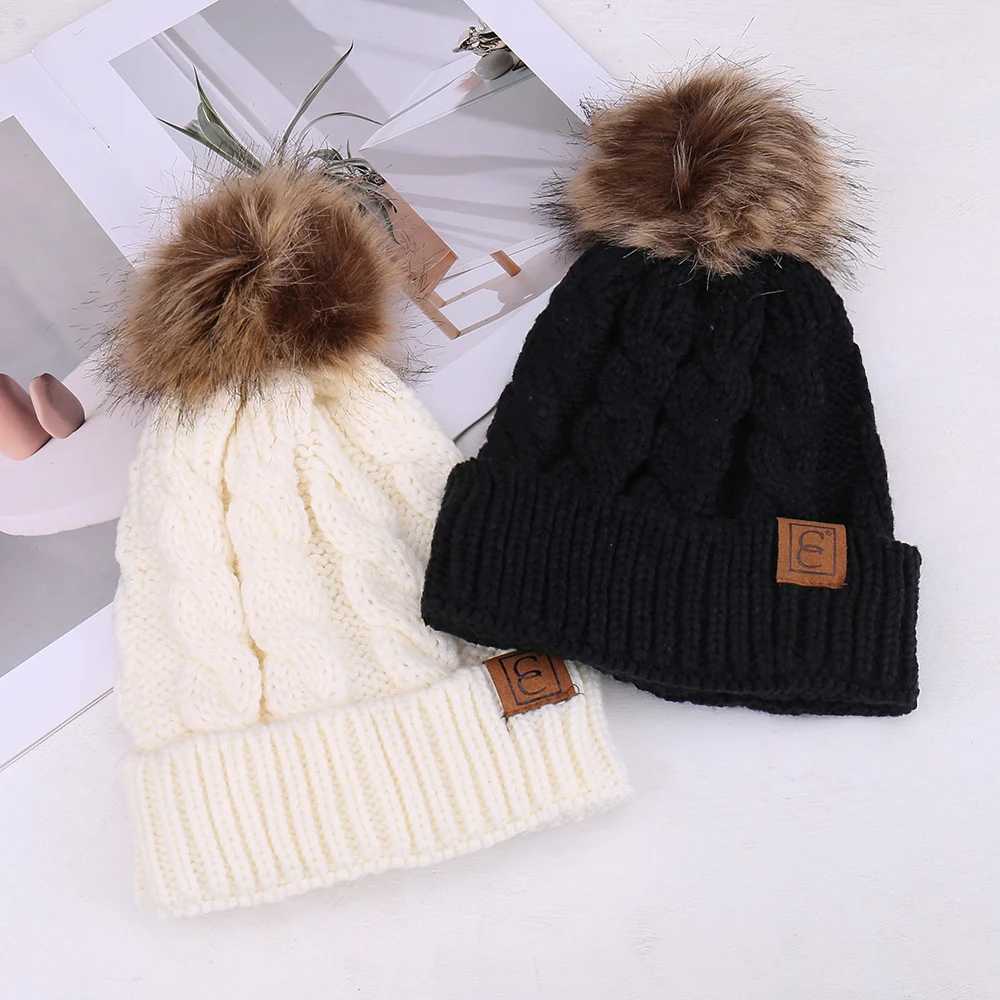 Fashionable Knitted Wool Hat with Ball Decoration Autumn Winter New Arrival Warm Comfortable Outdoor Travel WindproofXJ250910