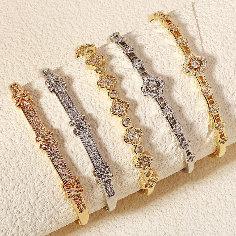Gold Tone Full Diamond Luxury Jewelry Classic Super Flash Cross Twisted Bracelet 4-Leaf Clover Bracelet Moissanite Designer Bracelet Single Row Tennis