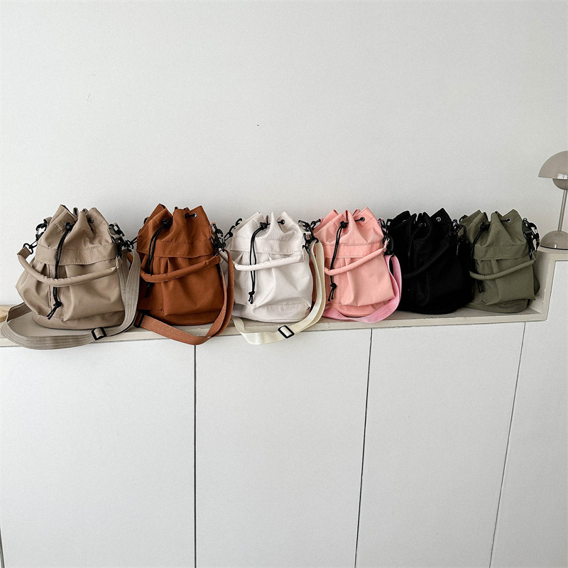 Designer Fashion Women's Multi functional 2025 New Drawstring Single Shoulder Slant Water Bucket