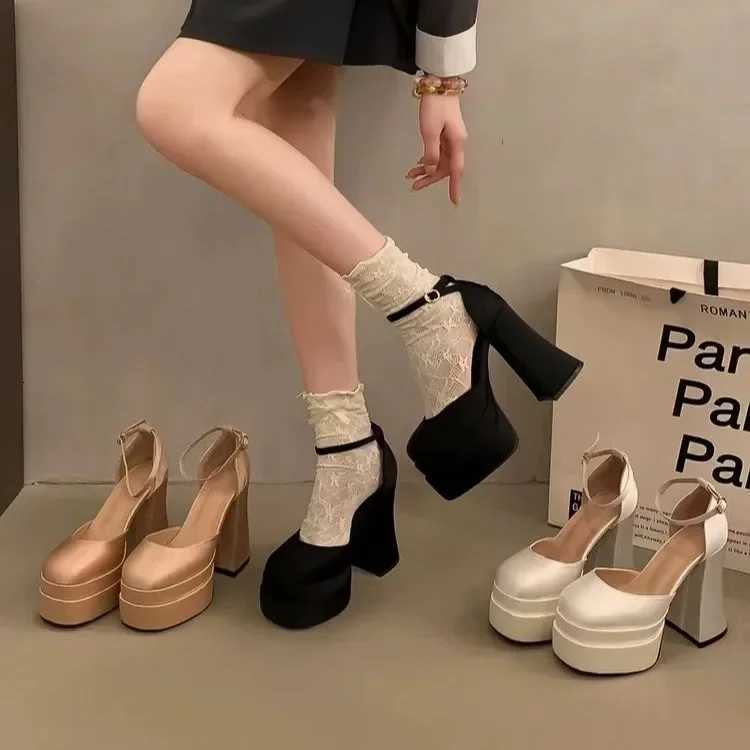 2025 Summer New Womens Satin Wedding Shoes TWalk Show High Heels Sandals Outerwear Model Thick Base 12cm Casual Adults W250910