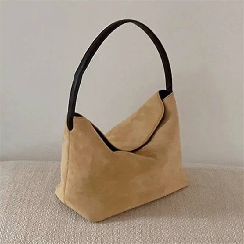 Retro Style Velvet Patchwork Women s Handbag With One Shoulder And Underarm Strap Magnetic Buckle Fashionable Matte Designer Bag Travel Bag