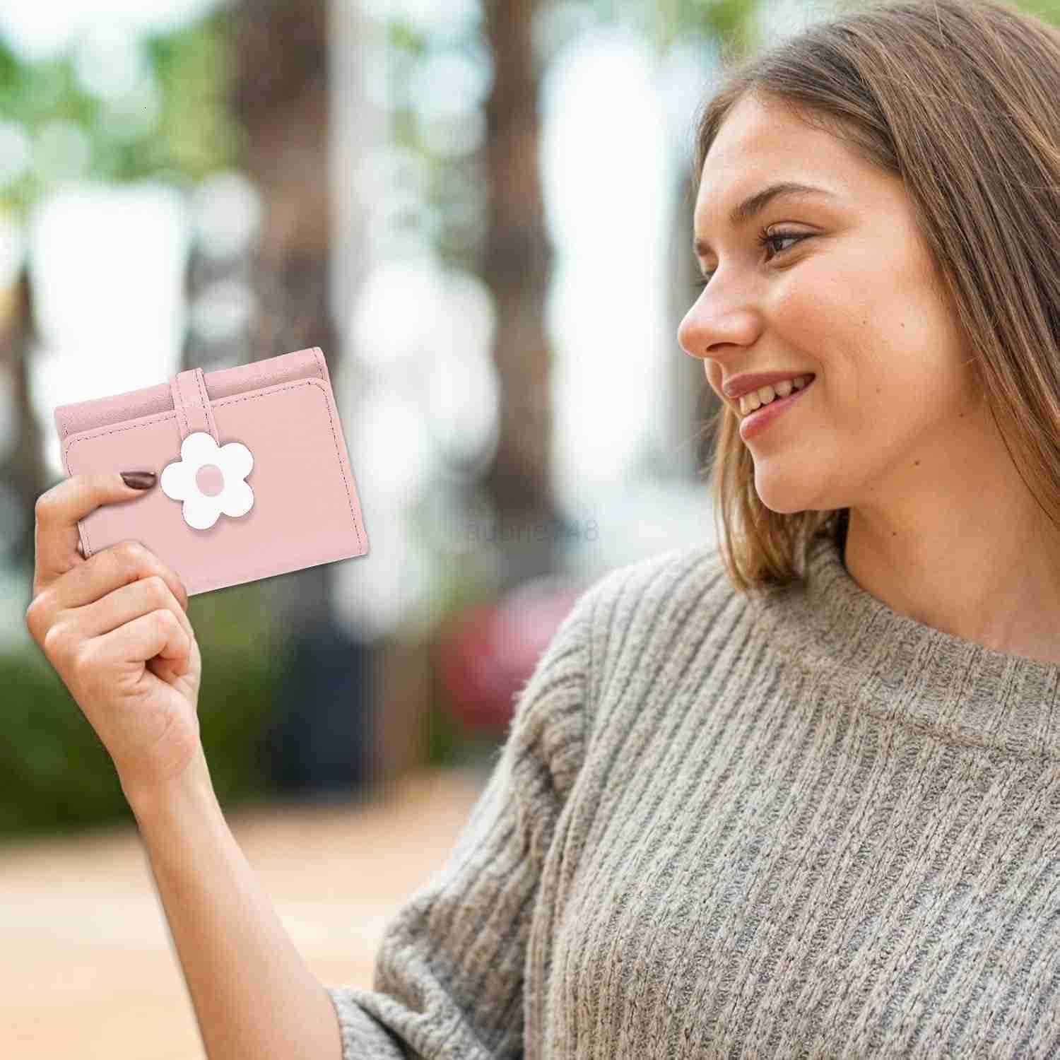 Cute Small Wallet for Teen Girl Trifold Wallets for Women flowers PU Leather Small Wallet Mini Leather Cash Pocket Card Holder Purse with Buckle Clear