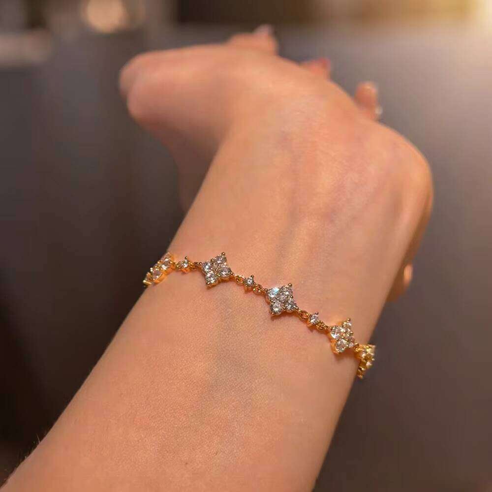 Sier Moissanite 4-leaf Clover Bracelet Hypoallergenic Lucky Charm Jewelry for Women