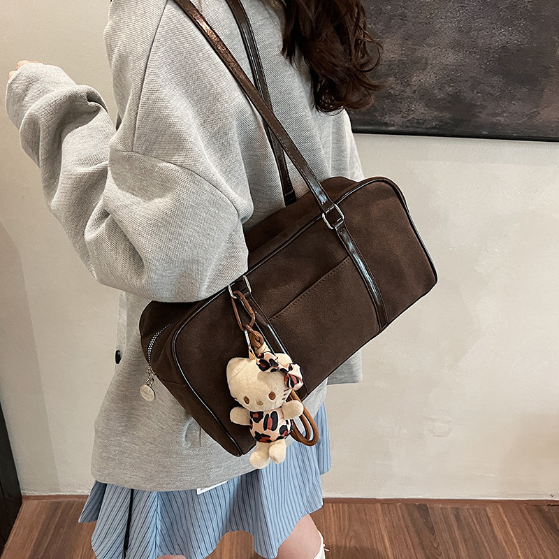 Free shipping designer Casual Versatile Single Shoulder Bag Small Square Bag New Retro Fashion Handbag Matte Large Capacity Commuter Bag Boston Bag