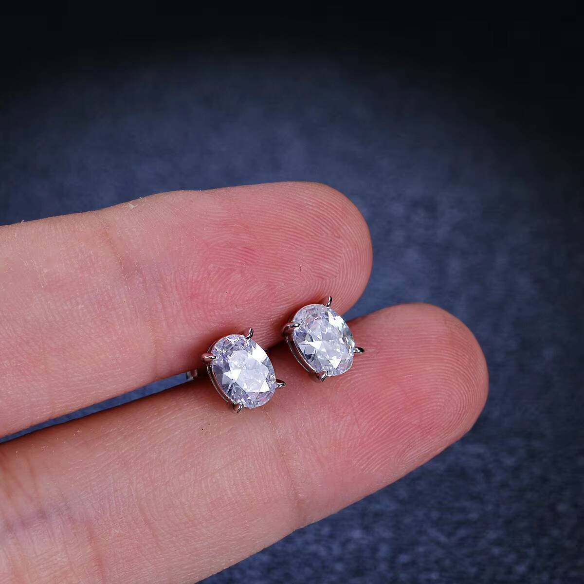 Real D Color GRA Moissanite Diamond 18k White Gold Plated 925 Sterling Silver Oval Cut Moissanite Stud Earrings for Women