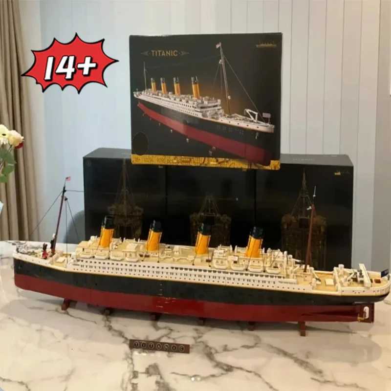 MINISO In Stock FIT 10294 Titanic Large Cruise Boat Ship 135M 9090PCS Steamship Building Blocks Toys Halloween Holiday Gifts Z250910