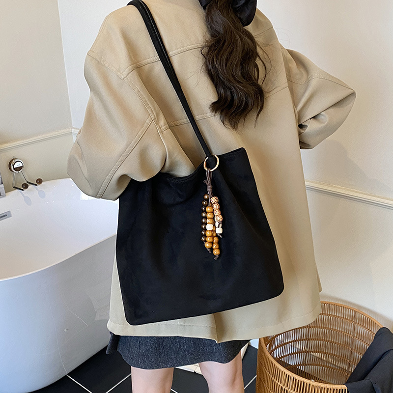 Free shipping designer Large Capacity Crossbody Bag for Women Bucket Bag Commuter Bag Tote Shoulder Bag Simple Fashion Versatile Light Luxury Underarm