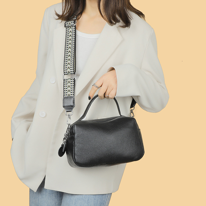 Free shipping designer Top Layer Cowhide Single Shoulder Bag Summer New Classic Double Zipper Large Capacity Fashion Versatile Women Bag Manufacturer