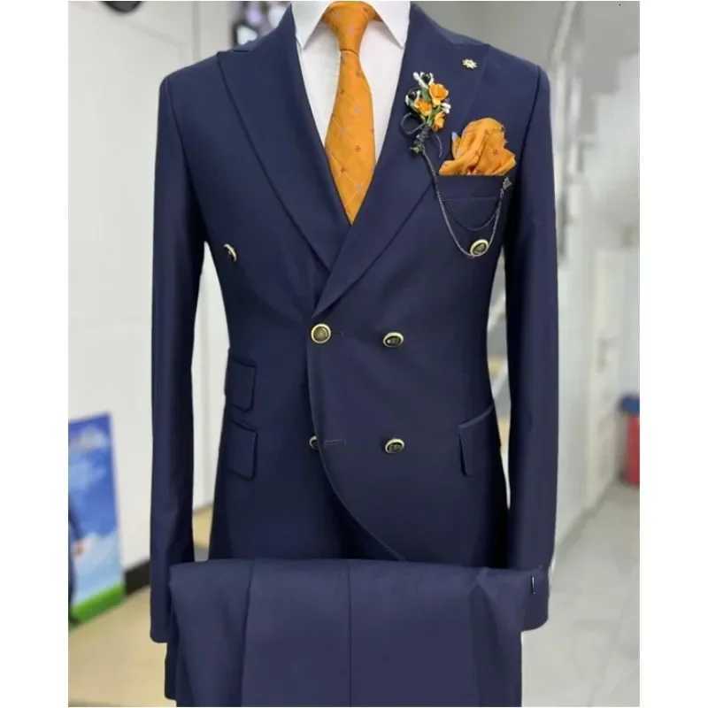 2 Pieces Double Breasted Formal Men Suits Slim FitGroom Tuxedos for Wedding Peaked Lapel Custom Male Blazer Prom Daily Wear W250910