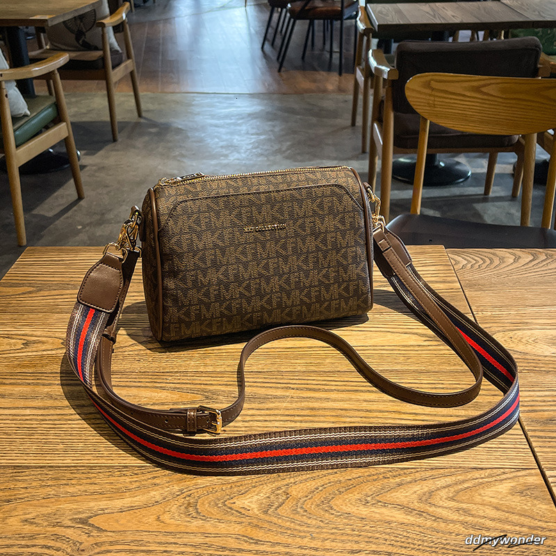 F Designer Free Shipping Light High Quality Casual Fashion Tote Letter Versatile Classic Underarm Bag For Woman