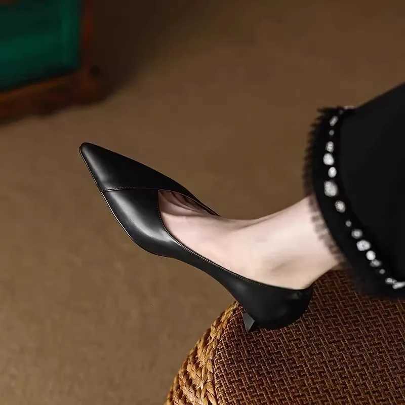 French Vintage Pointed Toe Shallow Heels Commuter Black Work Shoes Comfortable Versatile Stiletto Single W250910