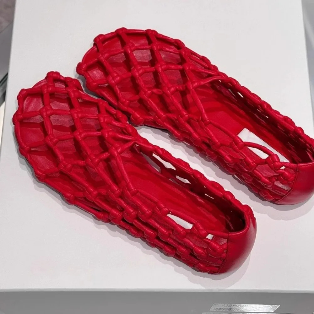 Flat Sandals for Women Fashion Woven Hollow Loafers Summer 2025 Comfort Beach Casual Shoe Zapatos De Mujer 250910