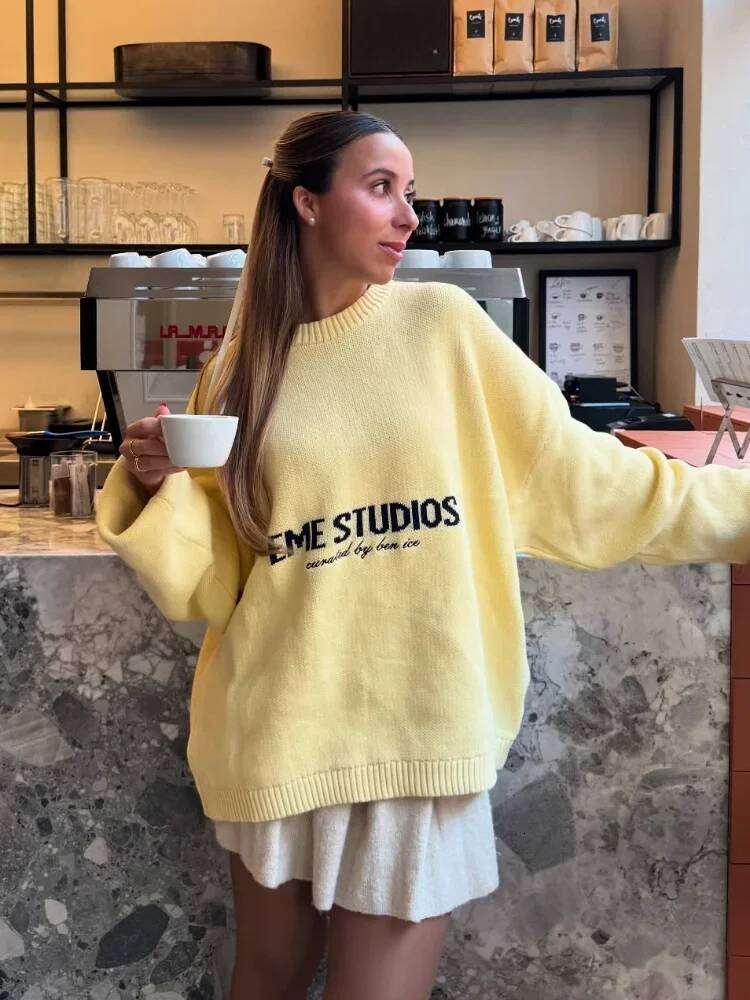 Women Yellow Letter Print Knitted Pullover Elegant O-neck Long Sleeve Loose Short Sweater 2025 Autumn Lady Daily Street Knitwear dongdumaoyi