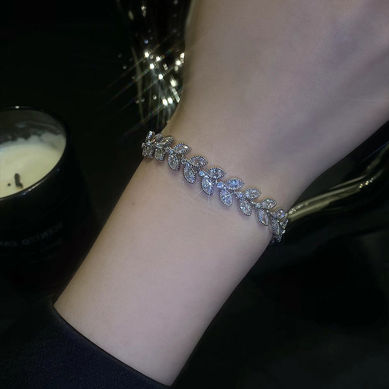 Fashionable Temperament Inlaid Zircon Leaf Ins Style Trendy Internet Celebrity Bracelet Versatile Personality Design Sense Jewelry - view 3
