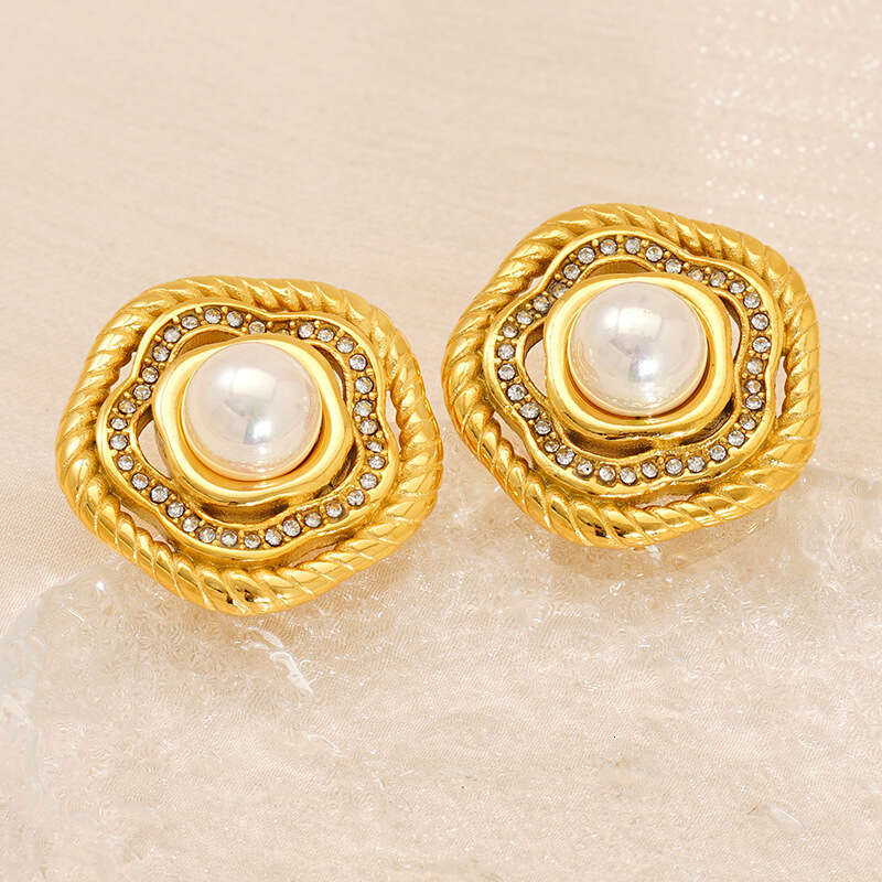 New Titanium Steel for Women INS Style Elegant Niche Design Pearl Studs High-end Rhinestone Earrings