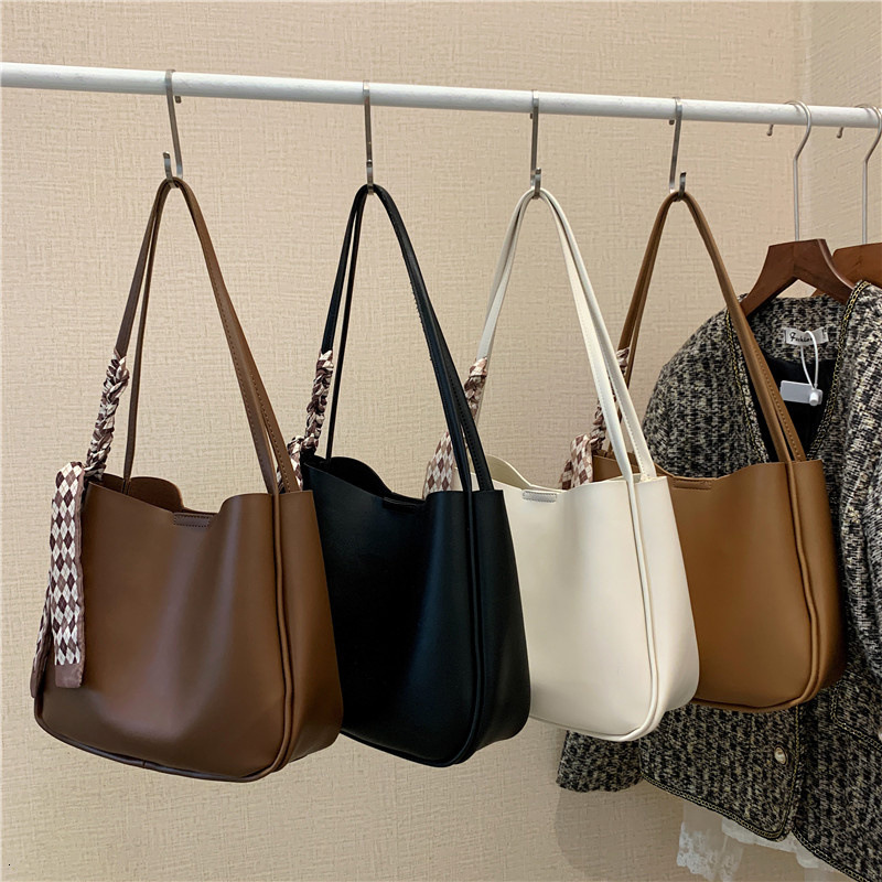 High End Commuting Large Capacity Single Shoulder Underarm Bag Simple New Versatile Luxury Bag Textured Free Shipping Trendy Designer Bag Bucket Bag