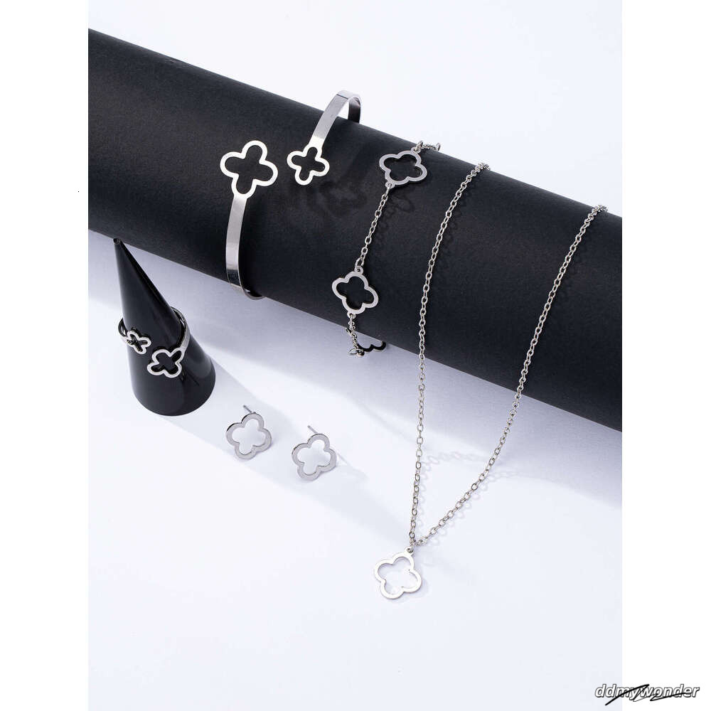 Fashion Lucky Clover Necklace Earrings - Chain Bracelet And Ring Set ddmywonder ddmywonder ddmywonder