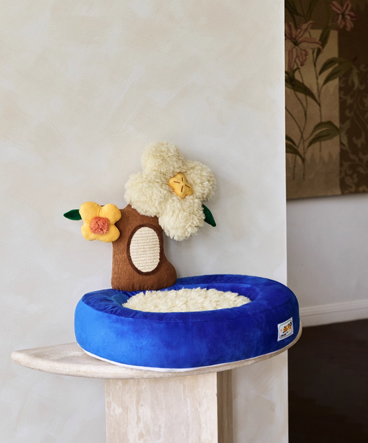 Durable Potted Cat Bed with Built-in Scratching Area