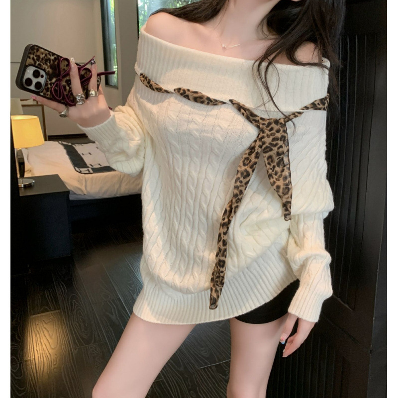 2025 autumn and winter new off shoulder design slim knit sweater Korean leopard design print lace up lazy style women's off shoulder designer pul