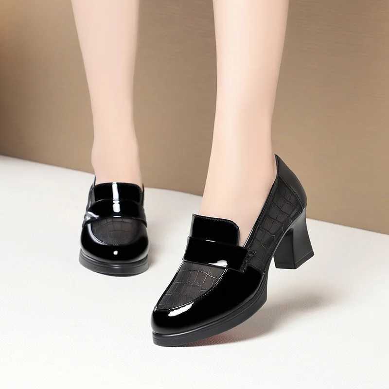 British Style Summer Single Shoes High Heels Waterproof Platform Thick Heel Loafers Mesh Breathable MiddleAged Leather Shoes W250910