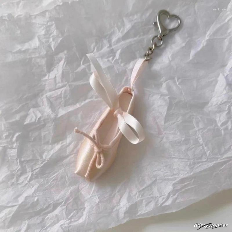 Keychains Delicate Ballet Shoes Bows Strap Charm Eye Catching Keyring Unique Keychain Bag And Phone Pendant For Girls Woman