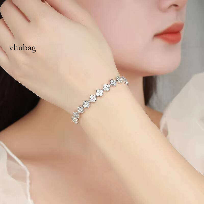 High Quality Sterling Sier Full Lucky Four Leaf Jewelry Gold Plated Clover Moissanite Bracelet for Women