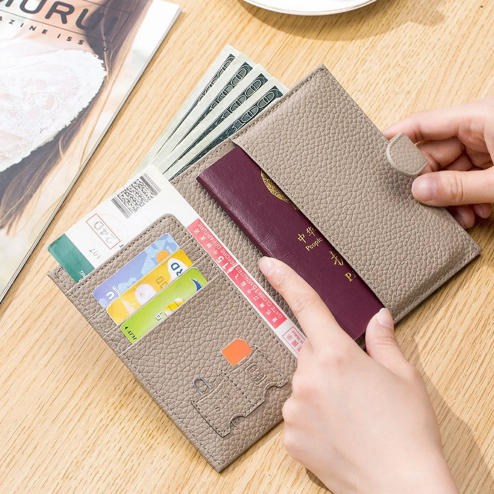 Genuine Cow Leather Passport Holder Travel Wallet with Zipper Pocket Card Holder RFID Blocking Bifold Wallet for Men and Women250906