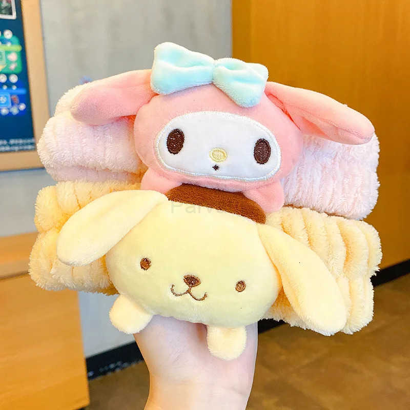 Sanrio Kuromi Sanrio Character Facial Mask with Detachable Hairband - Adorable Design for Fun Bath Time