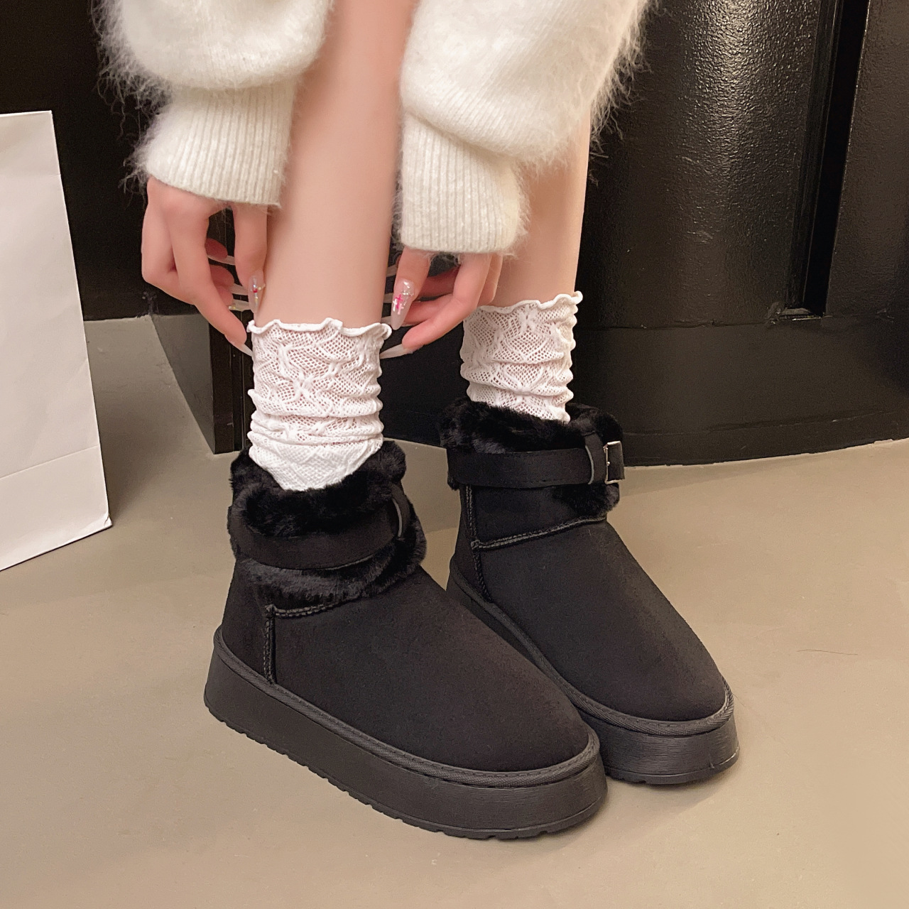 Free shipping Designer Boots Womens snow boots short tube winter snow cotton shoes with thick velvet anti slip warm womens boots black
